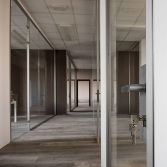 pareti vetro ufficio arredo design cuneo torino milano
