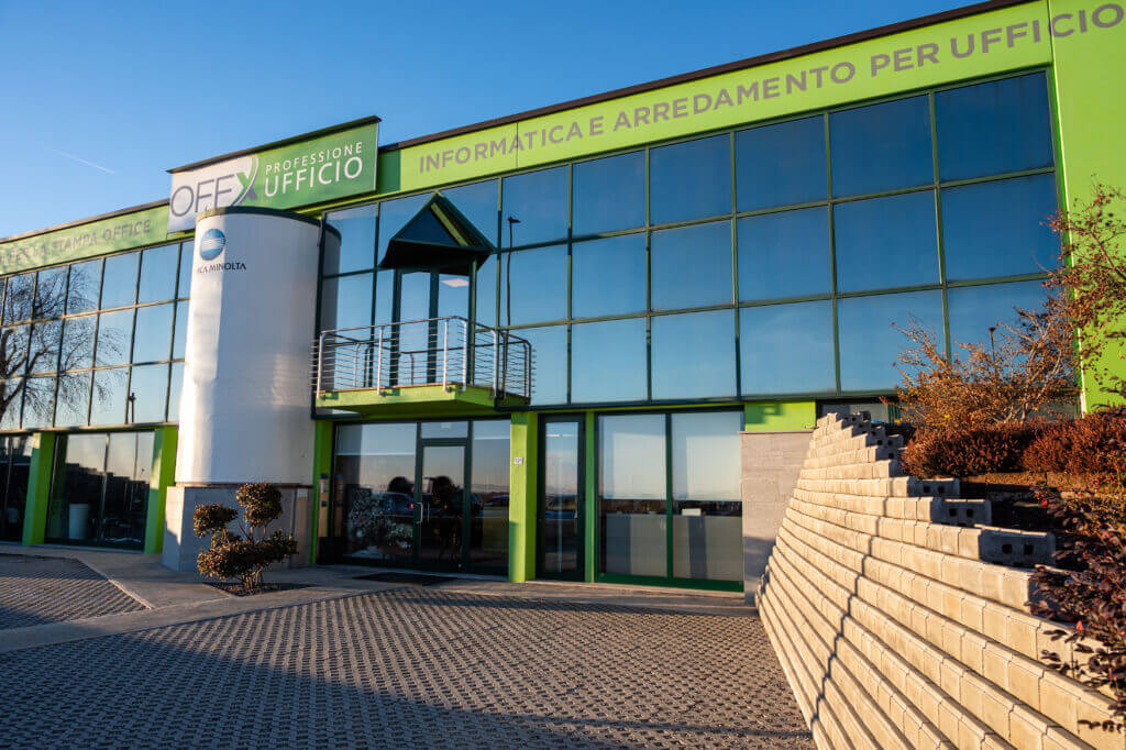 progettazione arredo mobili stampa per ufficio soluzioni informatiche cuneo